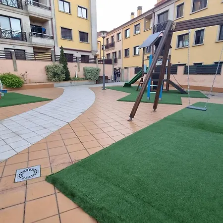4 Con Patio Privado * O Grove